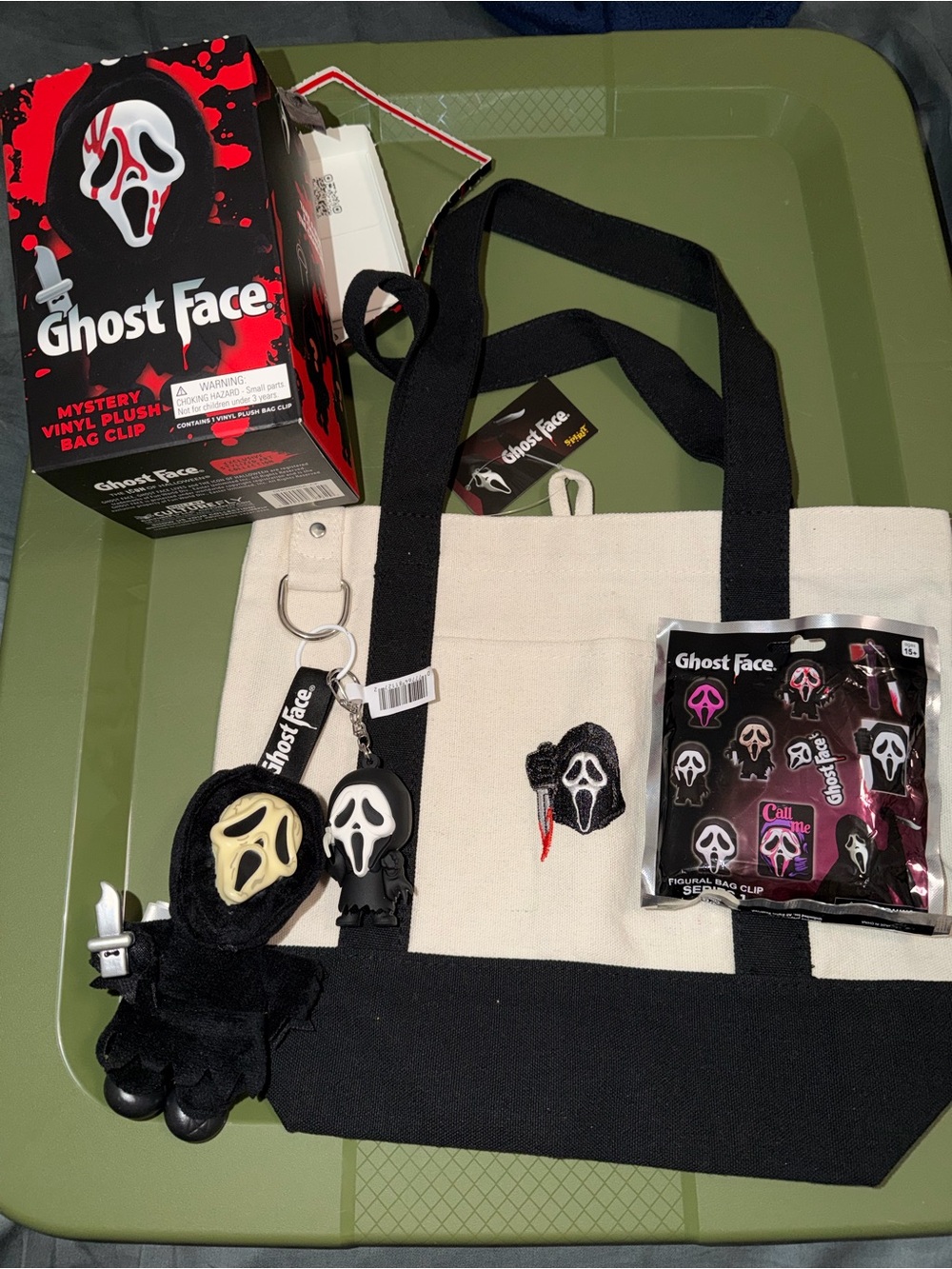 Spirit Halloween Ghost Face Vinyl Plush Bag Clip Blind Box & Tote Bag